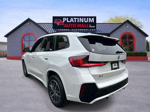 Mineral White Metallic 2023 BMW X1 xDrive28i