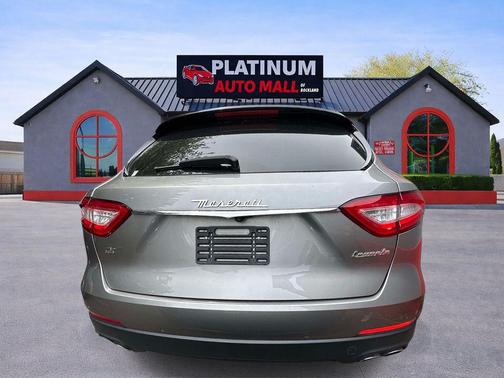 Gray 2018 Maserati Levante Base