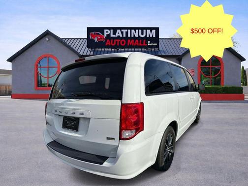 White Knuckle Clearcoat 2017 Dodge Grand Caravan SE
