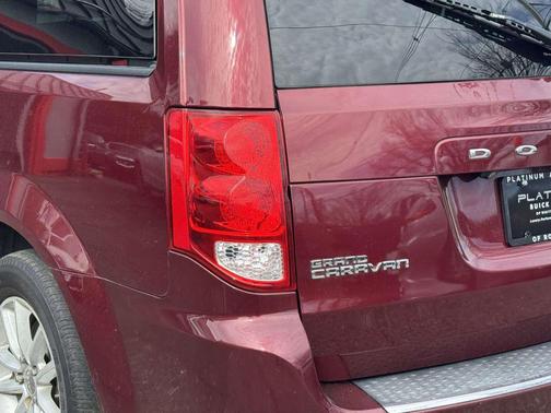 Octane Red Pearlcoat 2020 Dodge Grand Caravan SE