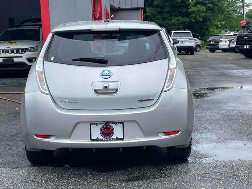 Brilliant Silver 2016 Nissan Leaf SV