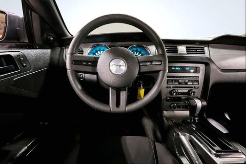 2012 Ford Mustang V6