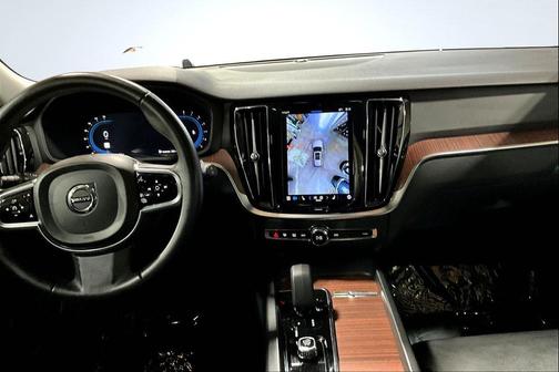 2024 Volvo V60 Cross Country B5 Plus