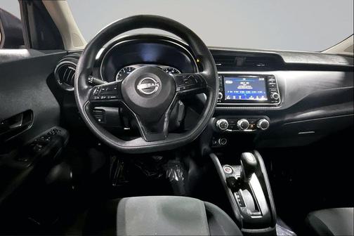 Gun Metallic 2024 Nissan Kicks S