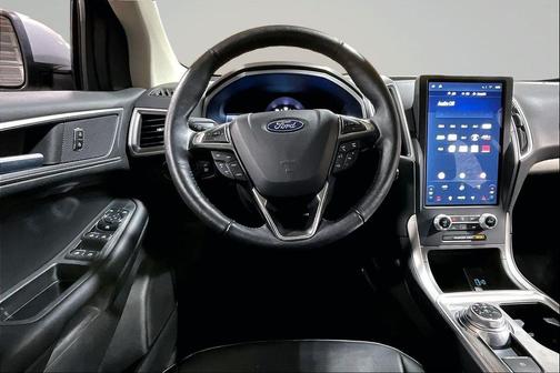 Iconic Silver Metallic 2023 Ford Edge SEL
