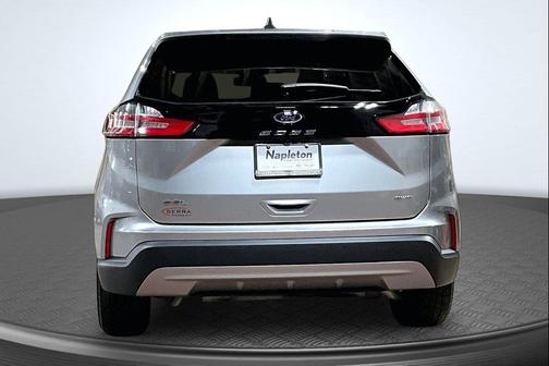 Iconic Silver Metallic 2023 Ford Edge SEL