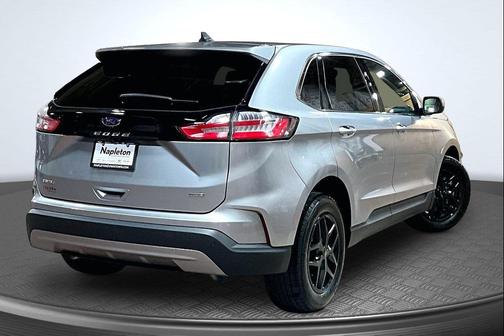Iconic Silver Metallic 2023 Ford Edge SEL