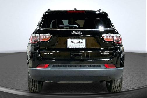 Diamond Black Crystal Pearlcoat 2025 Jeep Compass Latitude