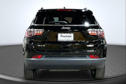 Diamond Black Crystal Pearlcoat 2025 Jeep Compass Latitude