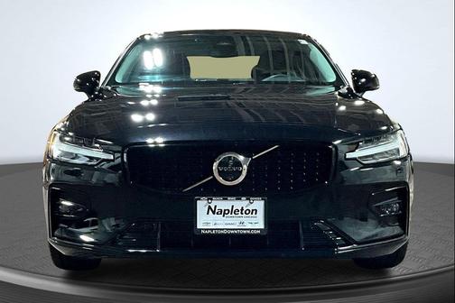 2024 Volvo S60 B5 Plus Dark Theme