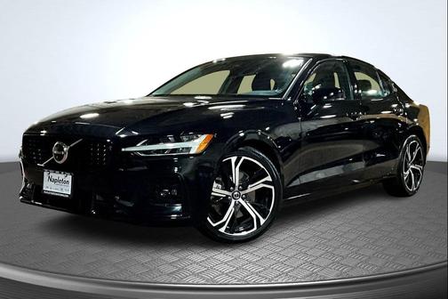 2024 Volvo S60 B5 Plus Dark Theme