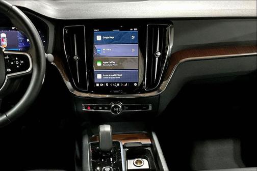 2024 Volvo S60 B5 Plus Dark Theme