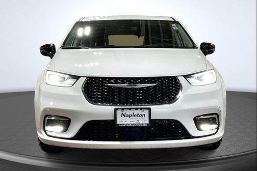 2024 Chrysler Pacifica Hybrid Select
