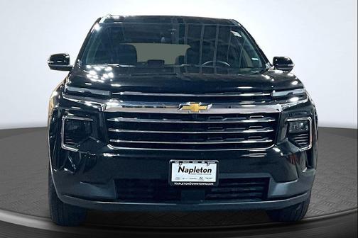 Mosaic Black Metallic 2026 Chevrolet Traverse LT