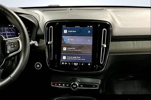 2025 Volvo XC40 B5 Plus Bright Theme