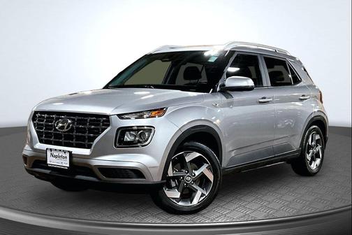 Shimmering Silver 2024 Hyundai VENUE SEL