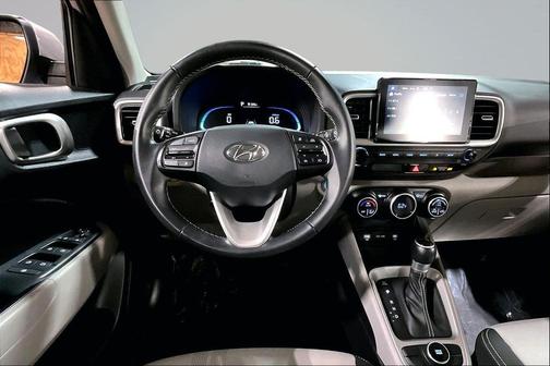 Shimmering Silver 2024 Hyundai VENUE SEL