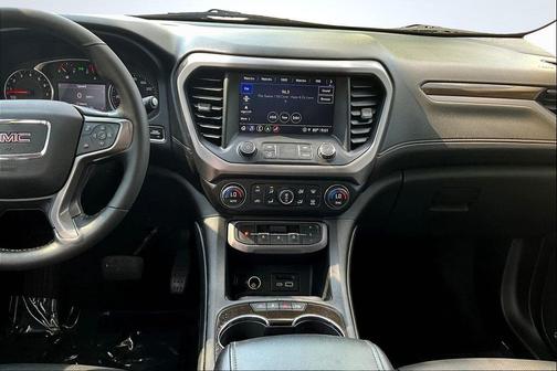 2022 GMC Acadia AWD AT4