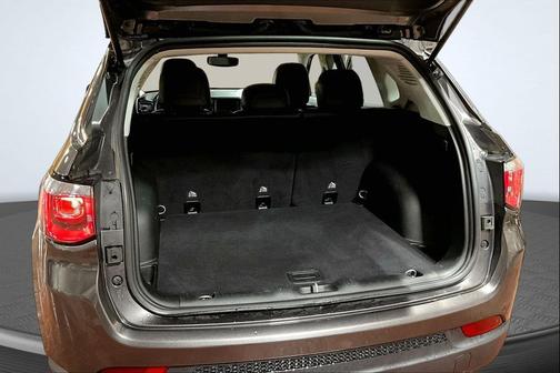 Granite Crystal Metallic Clearcoat 2018 Jeep Compass Limited