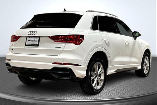 2022 Audi Q3 45 S line Premium