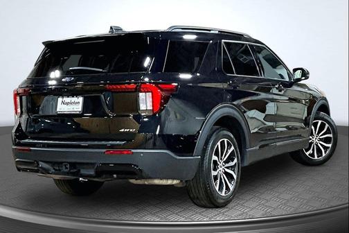 Agate Black 2026 Ford Explorer ST-Line
