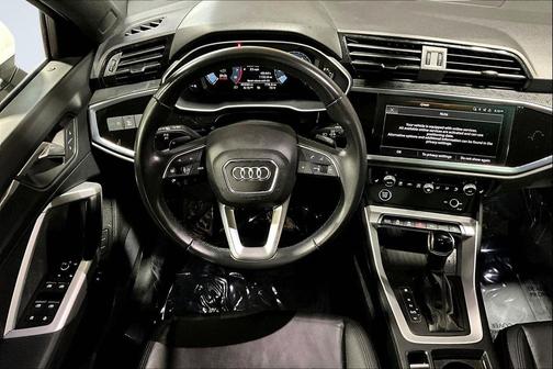 2024 Audi Q3 Premium 45 TFSI S line quattro Tiptronic