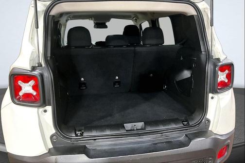 Alpine White Clearcoat 2023 Jeep Renegade Latitude