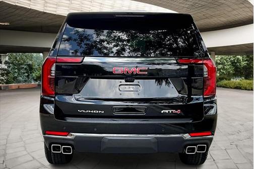 2025 GMC Yukon 4WD AT4
