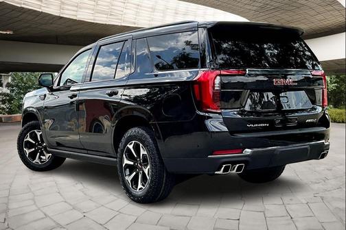 2025 GMC Yukon 4WD AT4