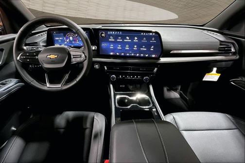 Mosaic Black Metallic 2026 Chevrolet Traverse LT
