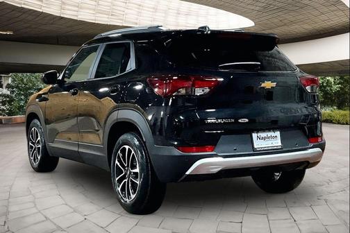 Mosaic Black Metallic 2026 Chevrolet Trailblazer LT