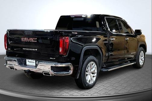 2022 GMC Sierra 1500 SLT