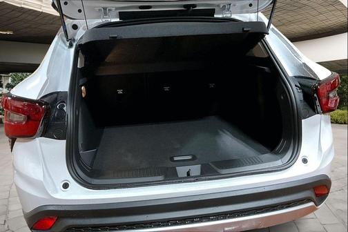 Summit White 2026 Chevrolet Trax LT