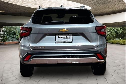 Sterling Gray Metallic 2026 Chevrolet Trax LT