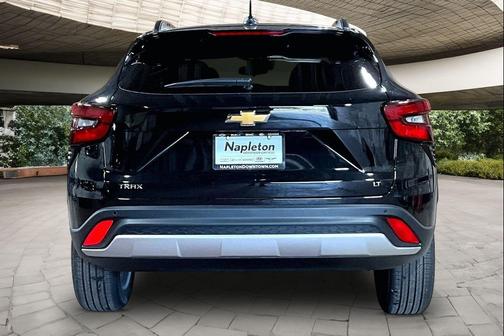 Mosaic Black Metallic 2026 Chevrolet Trax LT