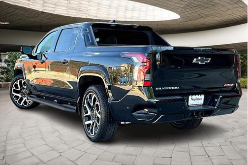 2025 Chevrolet Silverado EV RST