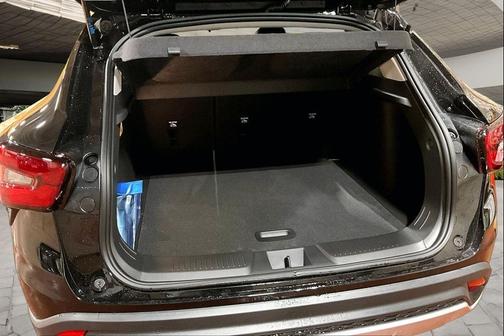 Mosaic Black Metallic 2026 Chevrolet Trax LT