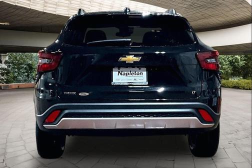 Mosaic Black Metallic 2026 Chevrolet Trax LT