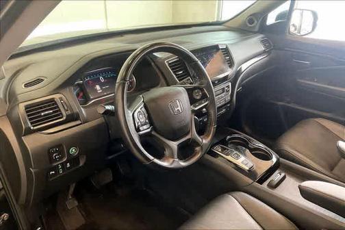 Crystal Black Pearl 2021 Honda Pilot Touring 7-Passenger