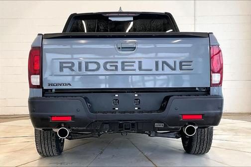 Sonic Gray Pearl 2026 Honda Ridgeline Black Edition