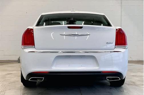 2016 Chrysler 300 Anniversary Edition
