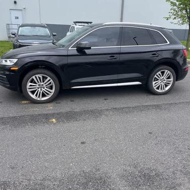 Mythos Black Metallic 2018 Audi Q5 2.0T Tech Premium