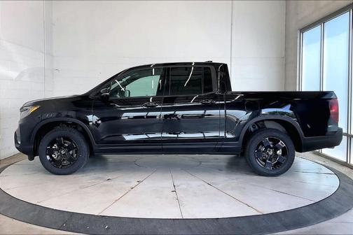 Crystal Black Pearl 2026 Honda Ridgeline Black Edition