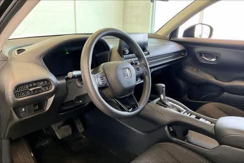 Crystal Black Pearl 2023 Honda HR-V LX
