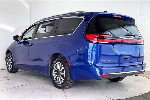 Ocean Blue Metallic 2021 Chrysler Pacifica Touring-L