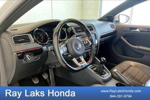 Pure White 2017 Volkswagen Jetta GLI