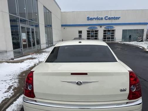 2010 Chrysler 300 Limited