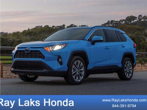 Super White 2020 Toyota RAV4 LE