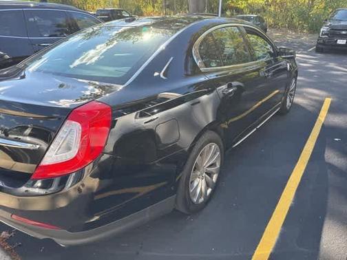 2016 Lincoln MKS Base