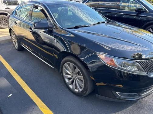 2016 Lincoln MKS Base
